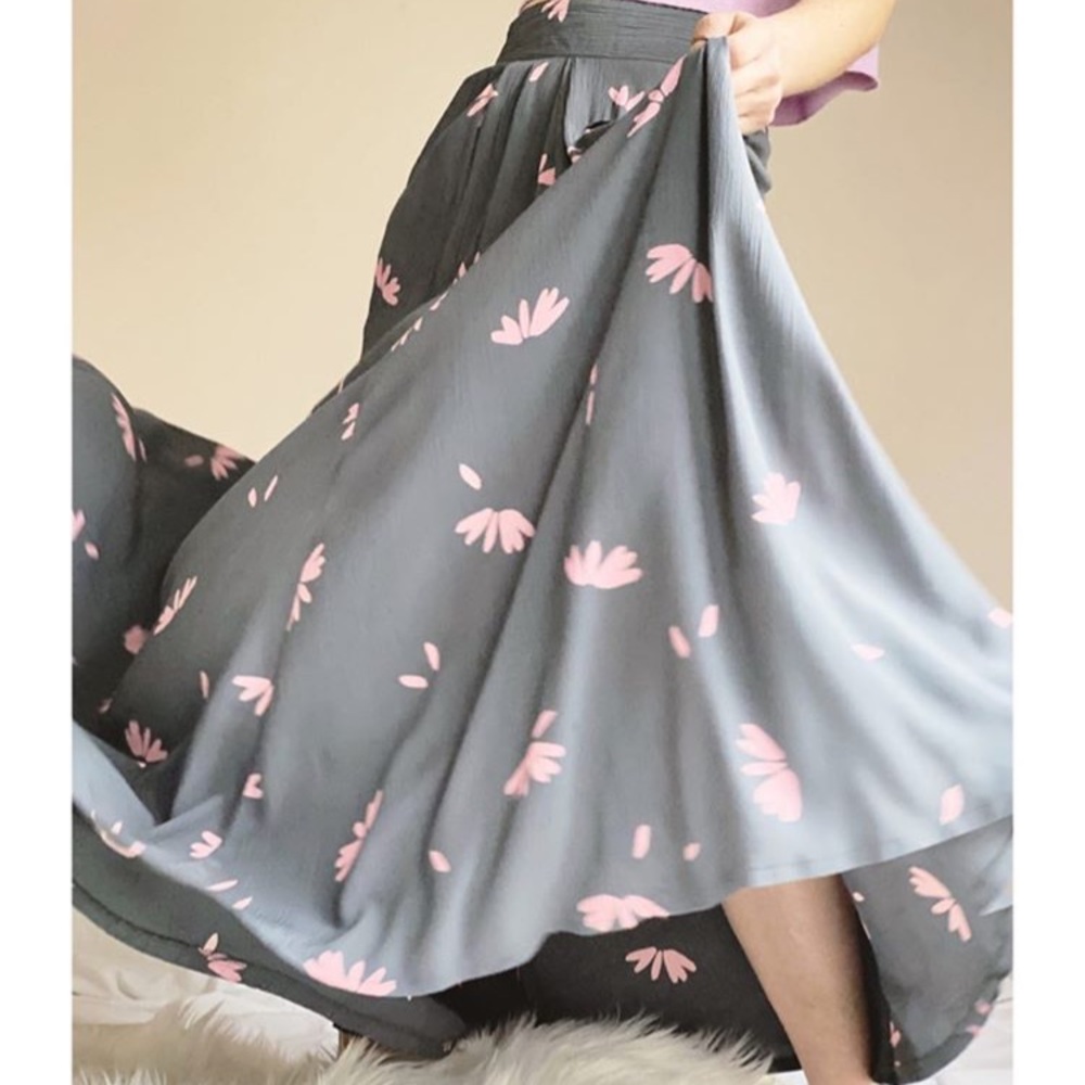 VTG | Vintage Dream Petal Skirt - Picture 2 of 2